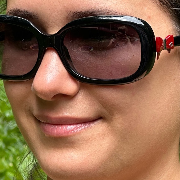 CHANEL Sunglasses for Sunny Days Black w/ Red CC Bow - Picture 6 of 14